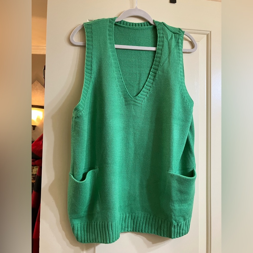 Kelly green v neck sweater